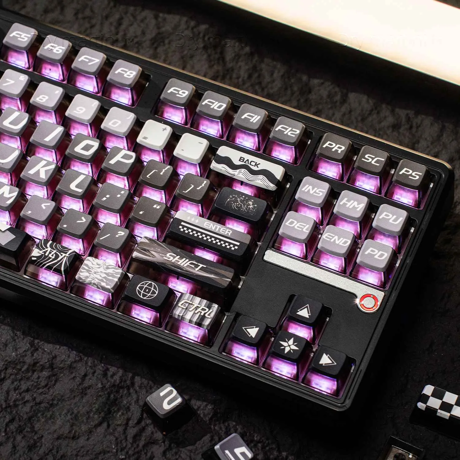 blackorwhite-mda-keycapset-t87-mechanical-keyboard-side2