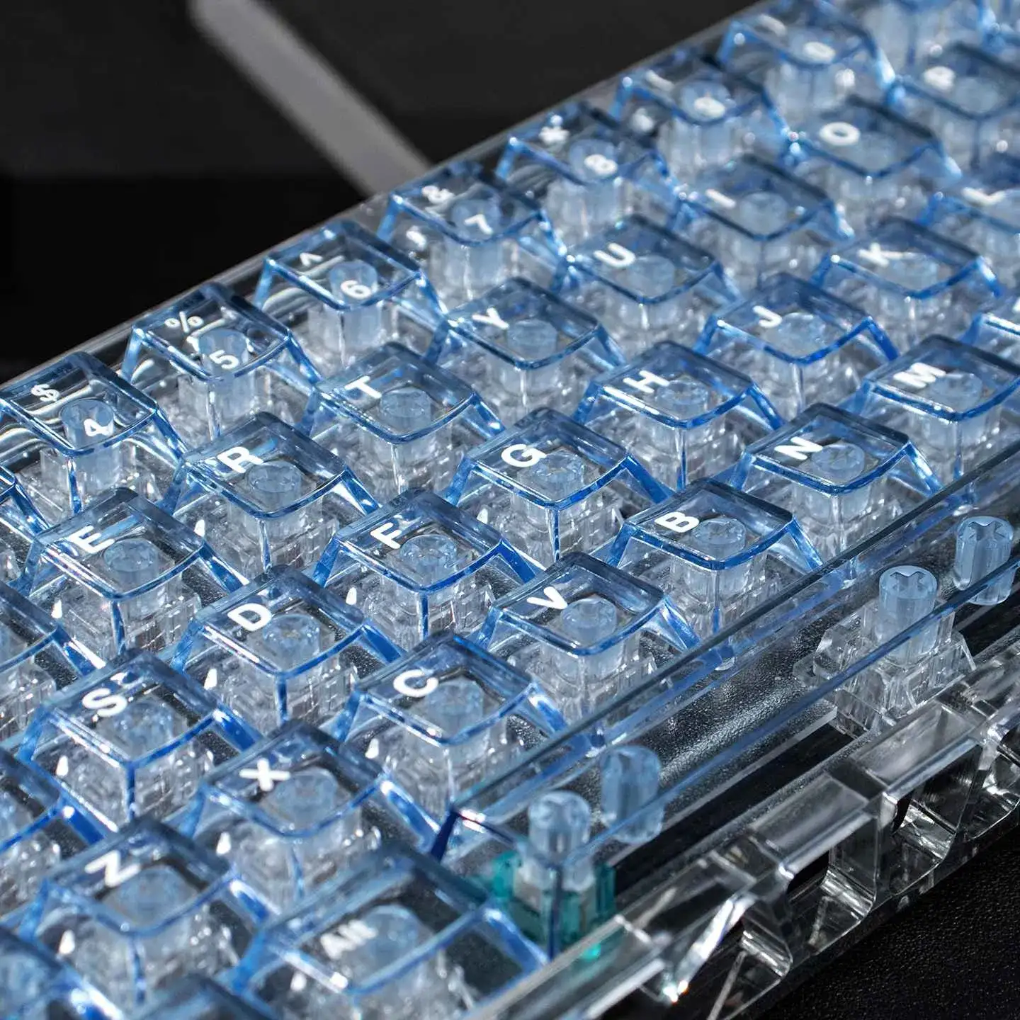 blue-transparent-oem-minimal-keycap-set-front