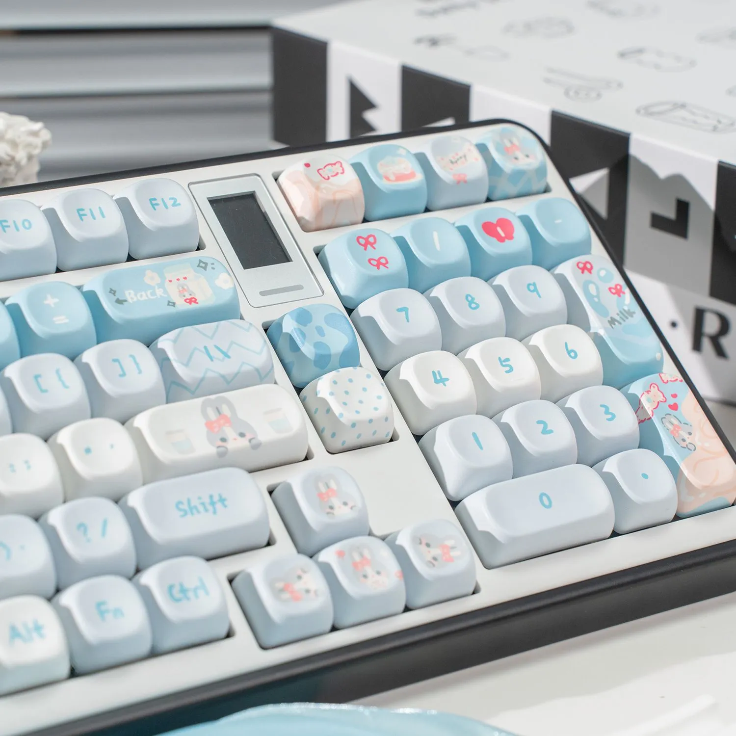 creamy-rabbit-keycap-set-side2