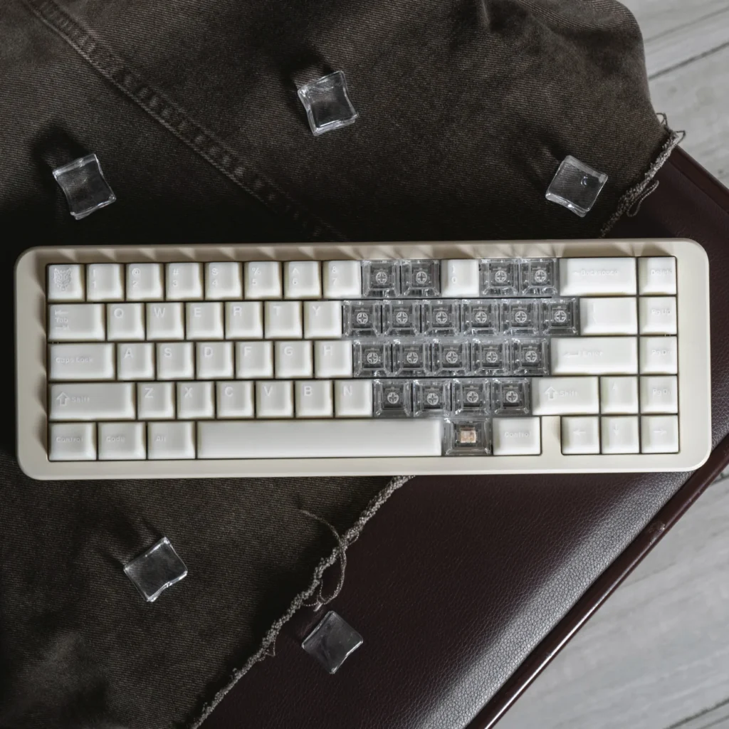 heart-shaped-white-jade-oem-keycap-set-1