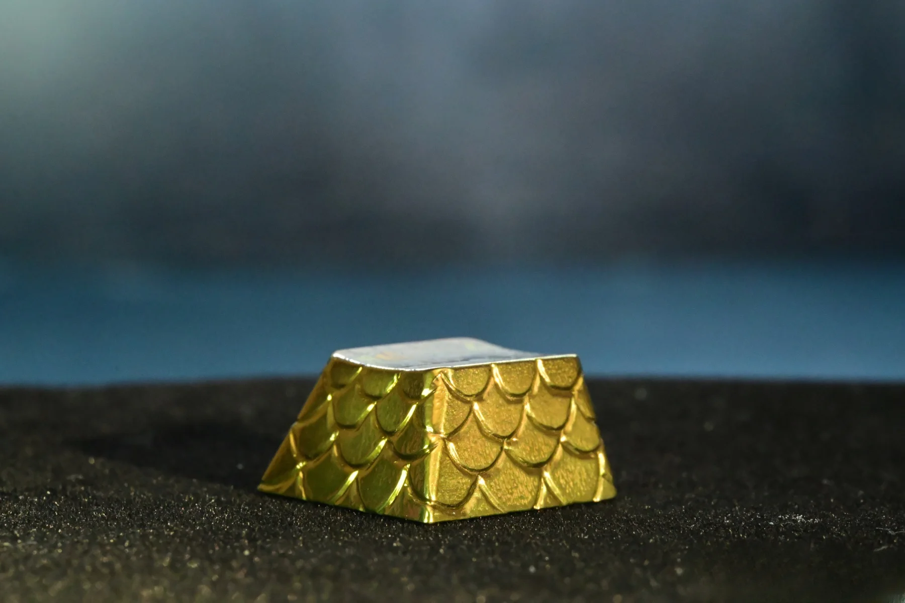 heaven--earth-dragon-scales-keycap-3