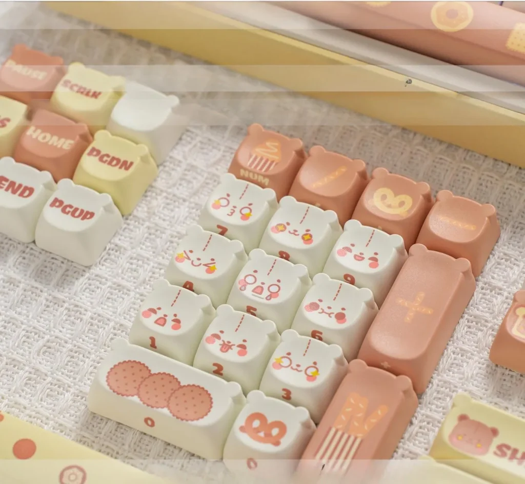 little-bear-cookies-keycap-set-front