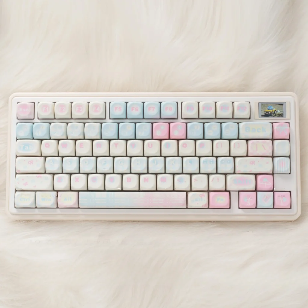 rich-brocade-themed-moe-keycap-set-1