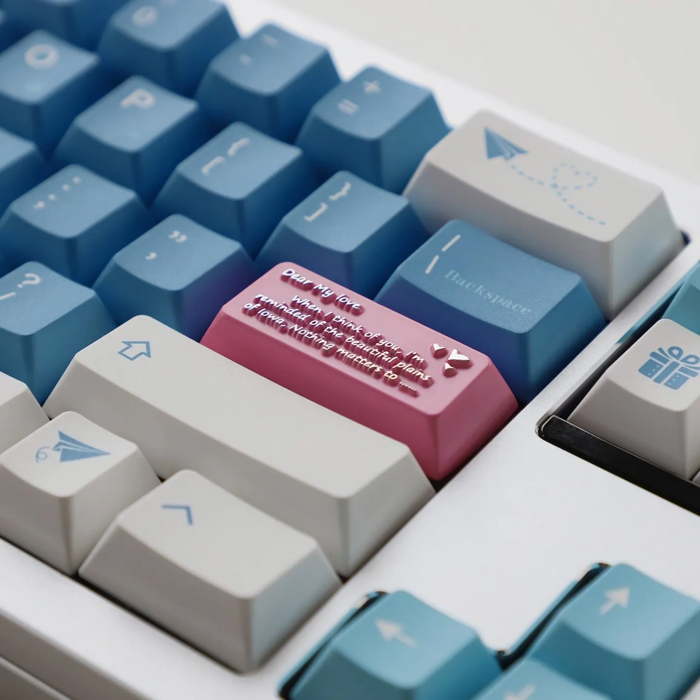 sea-mist-love-letter-enterkey-keycaps-side