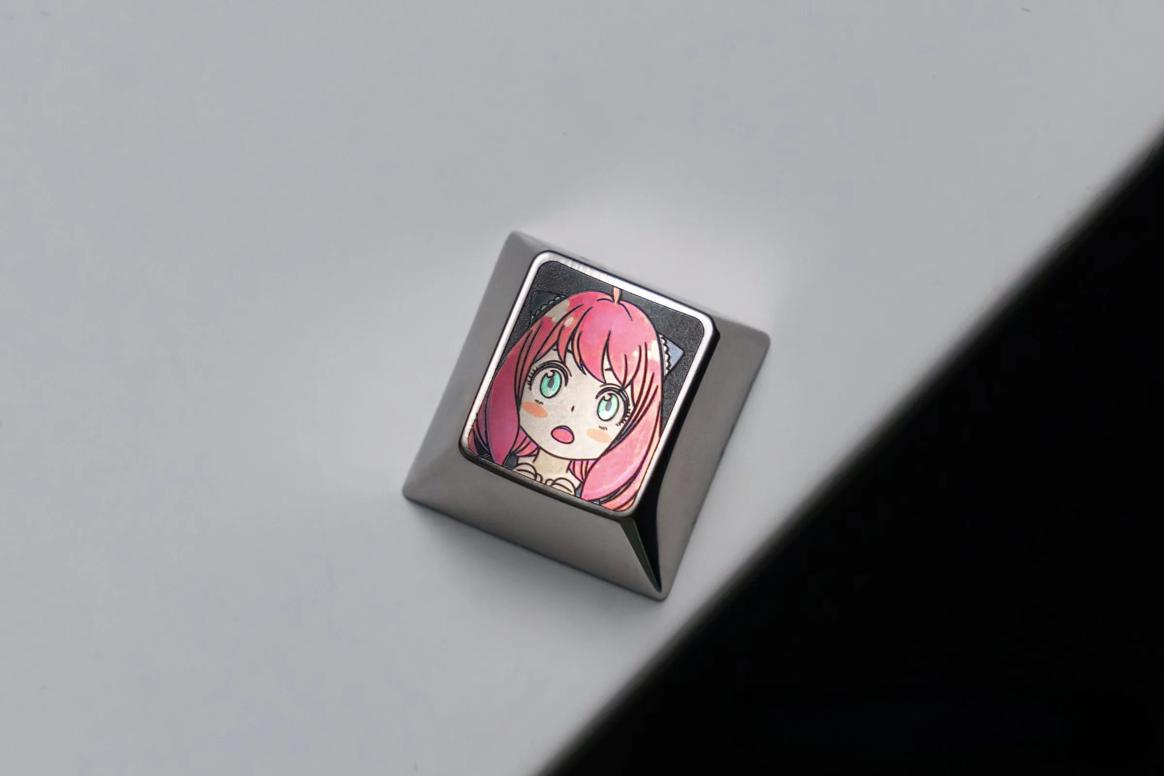 spyxfamily-anya-forger-arrow-keys-keycaps-upfront2