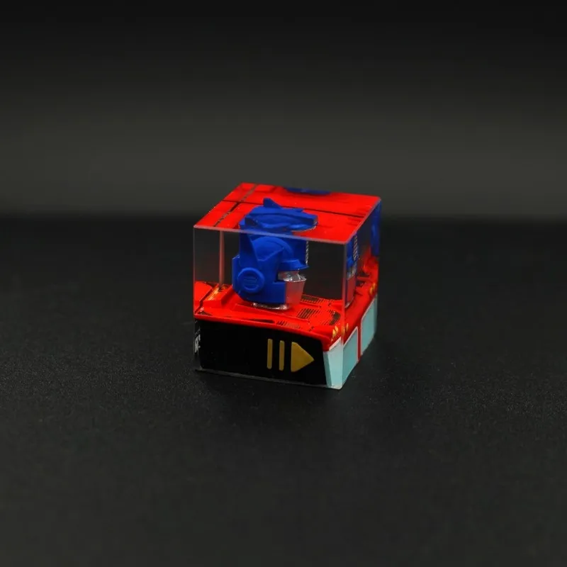 transformers-optimus-prime-transparent-keycap-side2