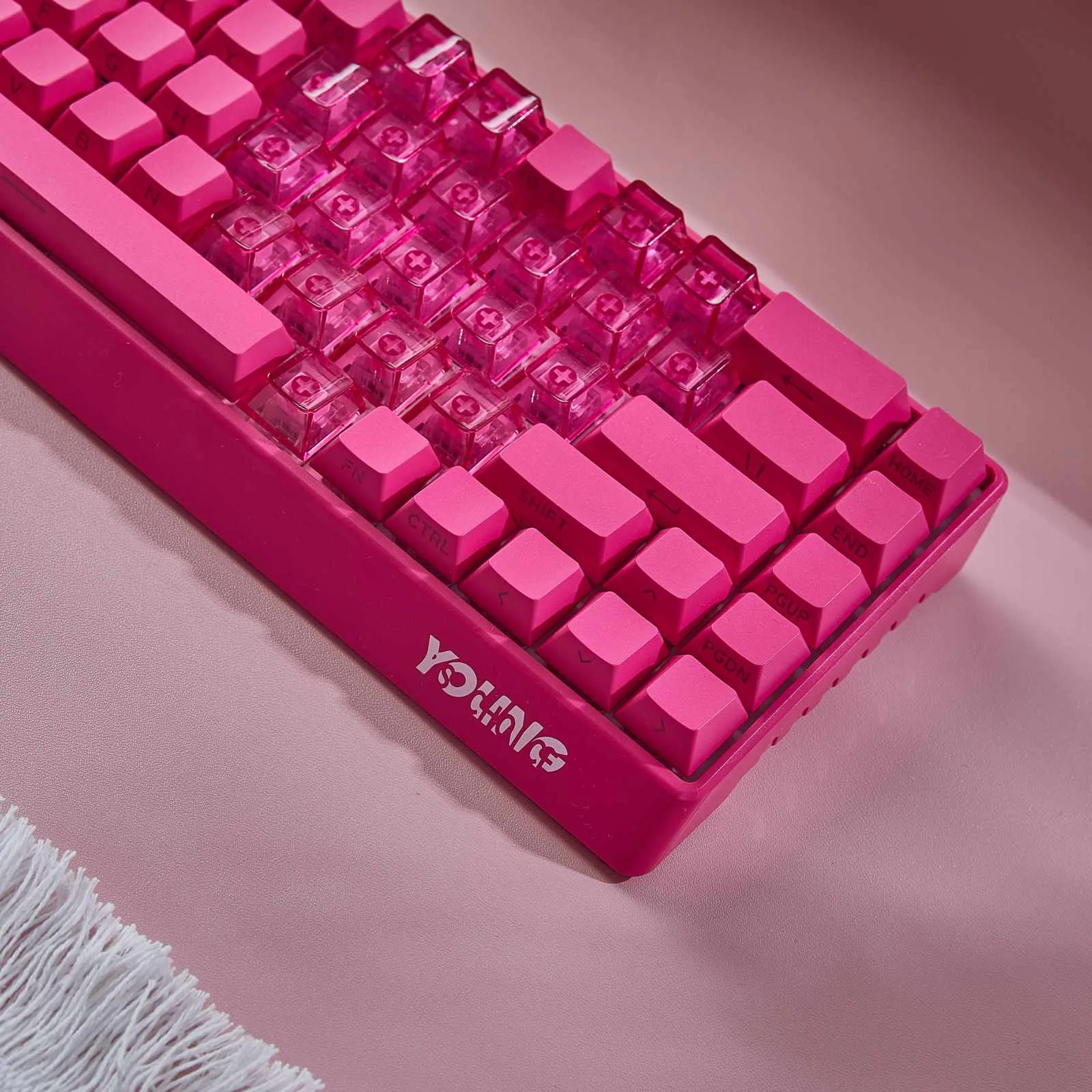 berryred-minimal-tri-mode-mechanical-keyboard-right