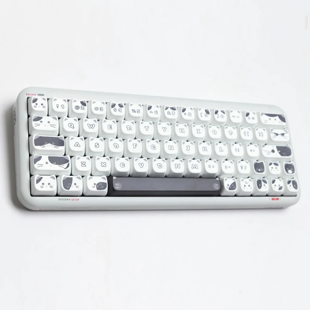 black-white-cat-mao-keycap-set-front