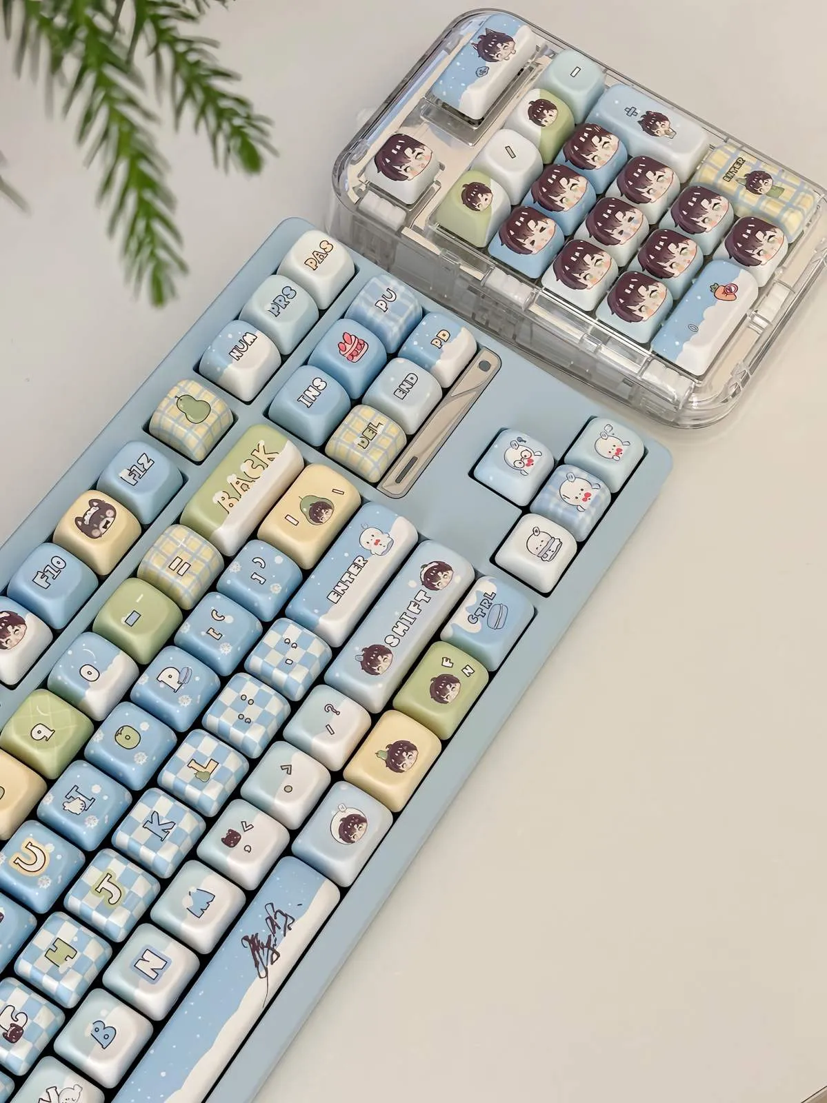 love-and-deepspace-zayne-series-keycapset-side