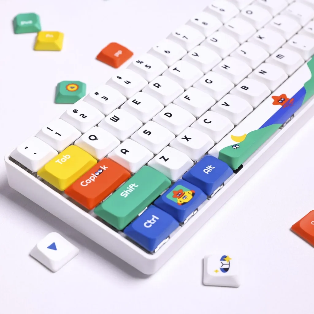 lucky-themed-keycap-set-side