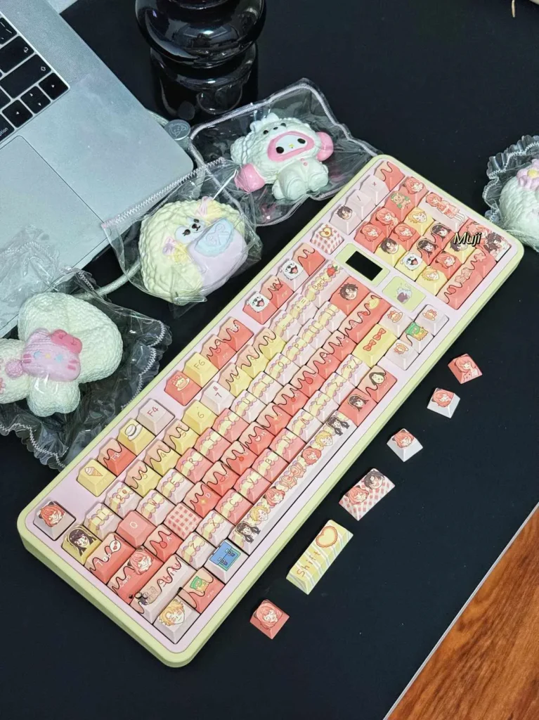 spyxfamily-anya-forger-series-keycap-set-side
