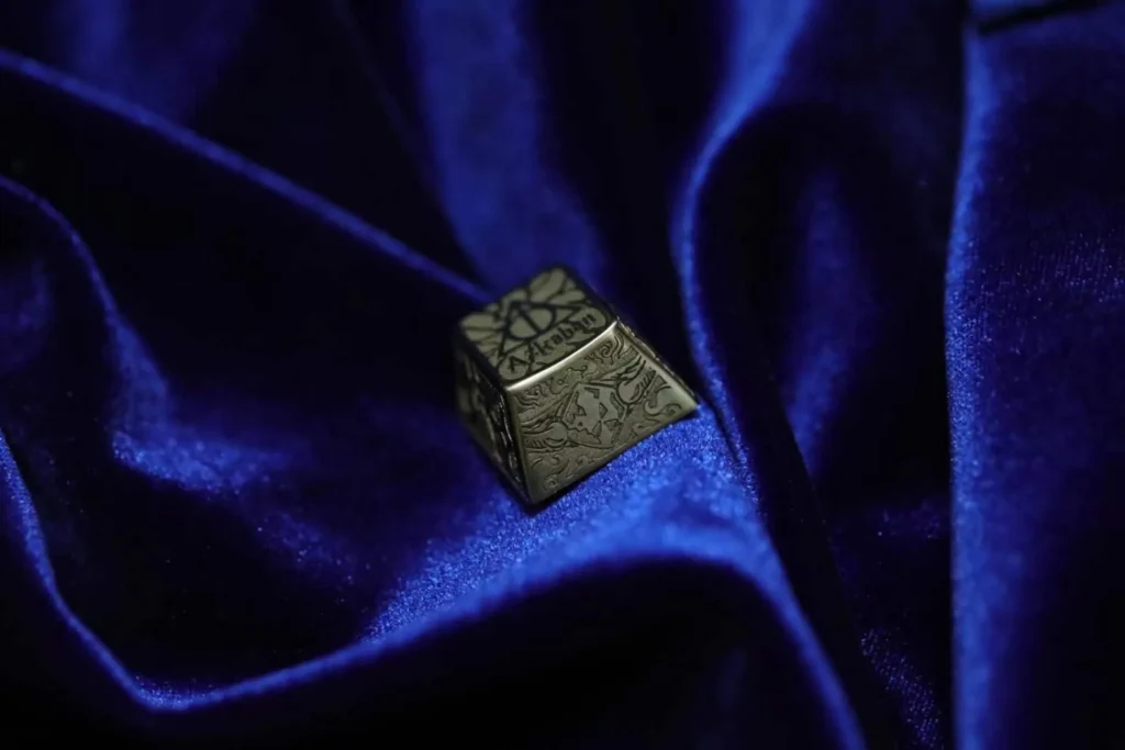stylish-magical-keycaps-side