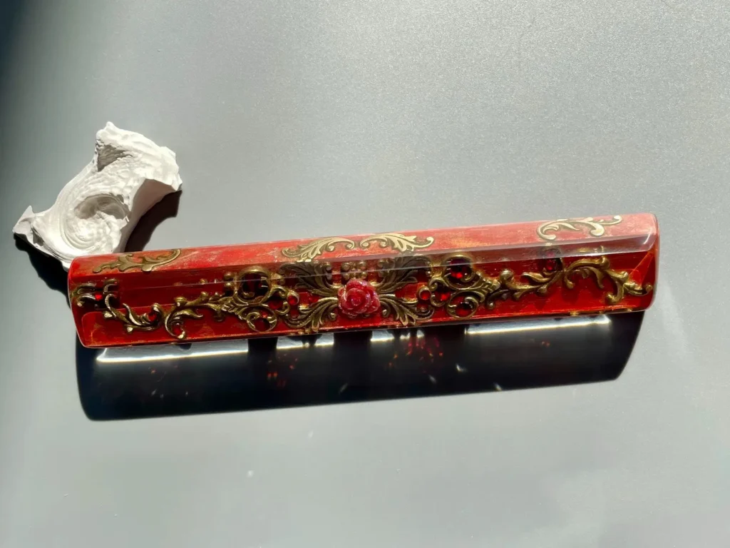 baroque-rose-space-key-transparent-keycaps-red4