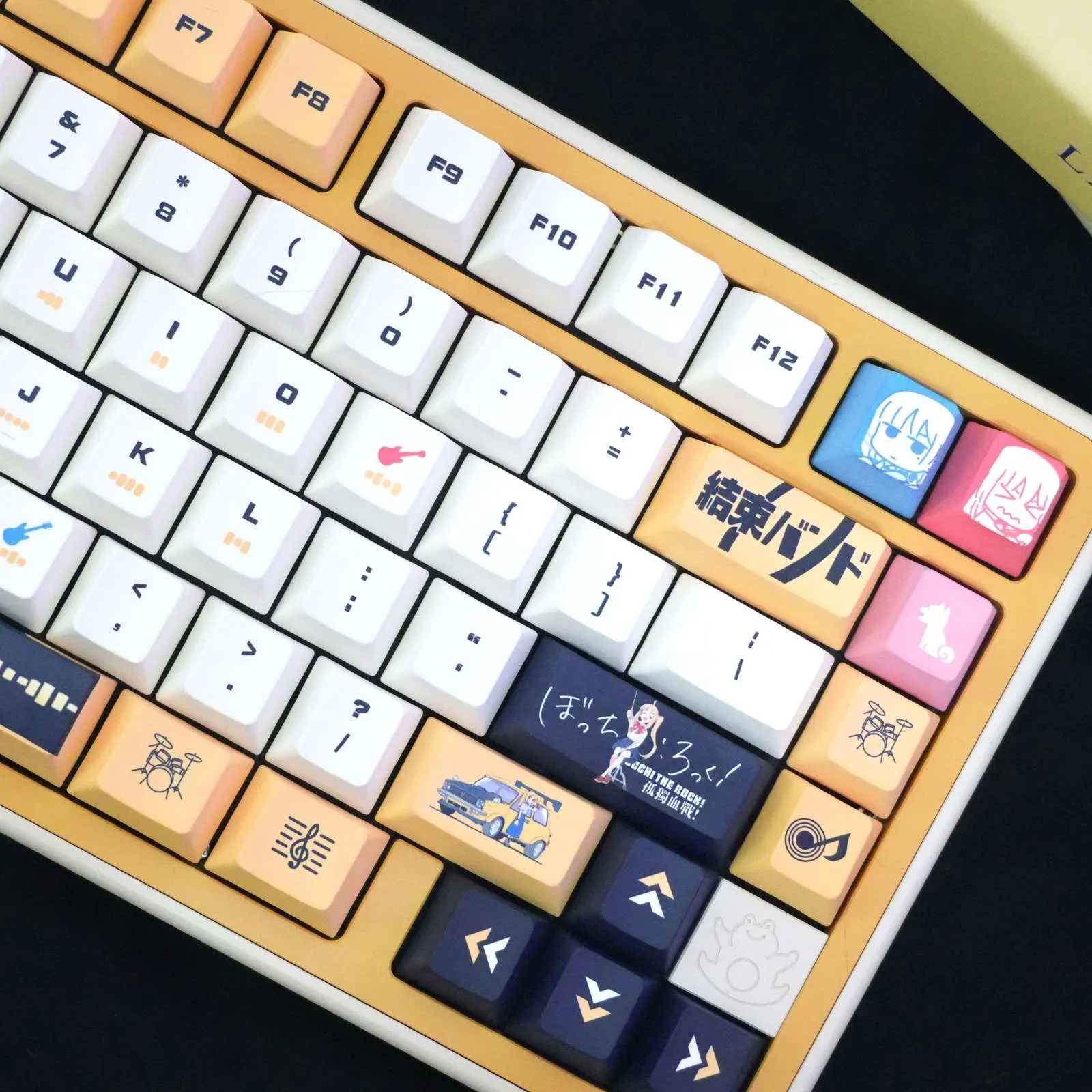 bocchitherock-stylish-nijika-ijichi-oem-keycapset-side2