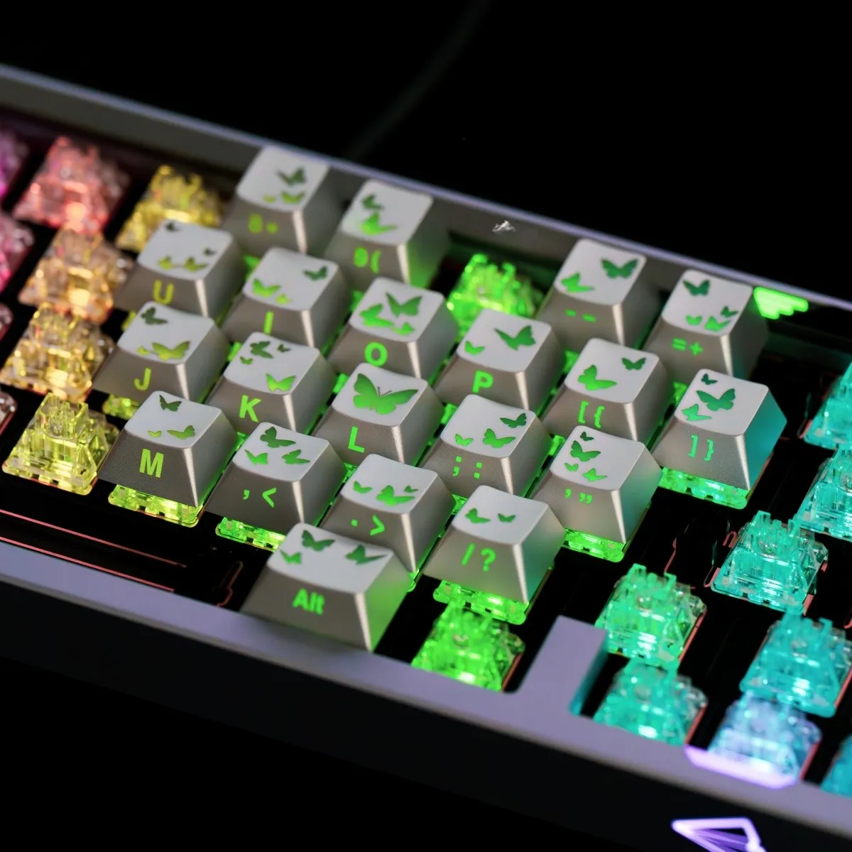 butterfly-heart-shaped-oem-supplement-keycapset-side