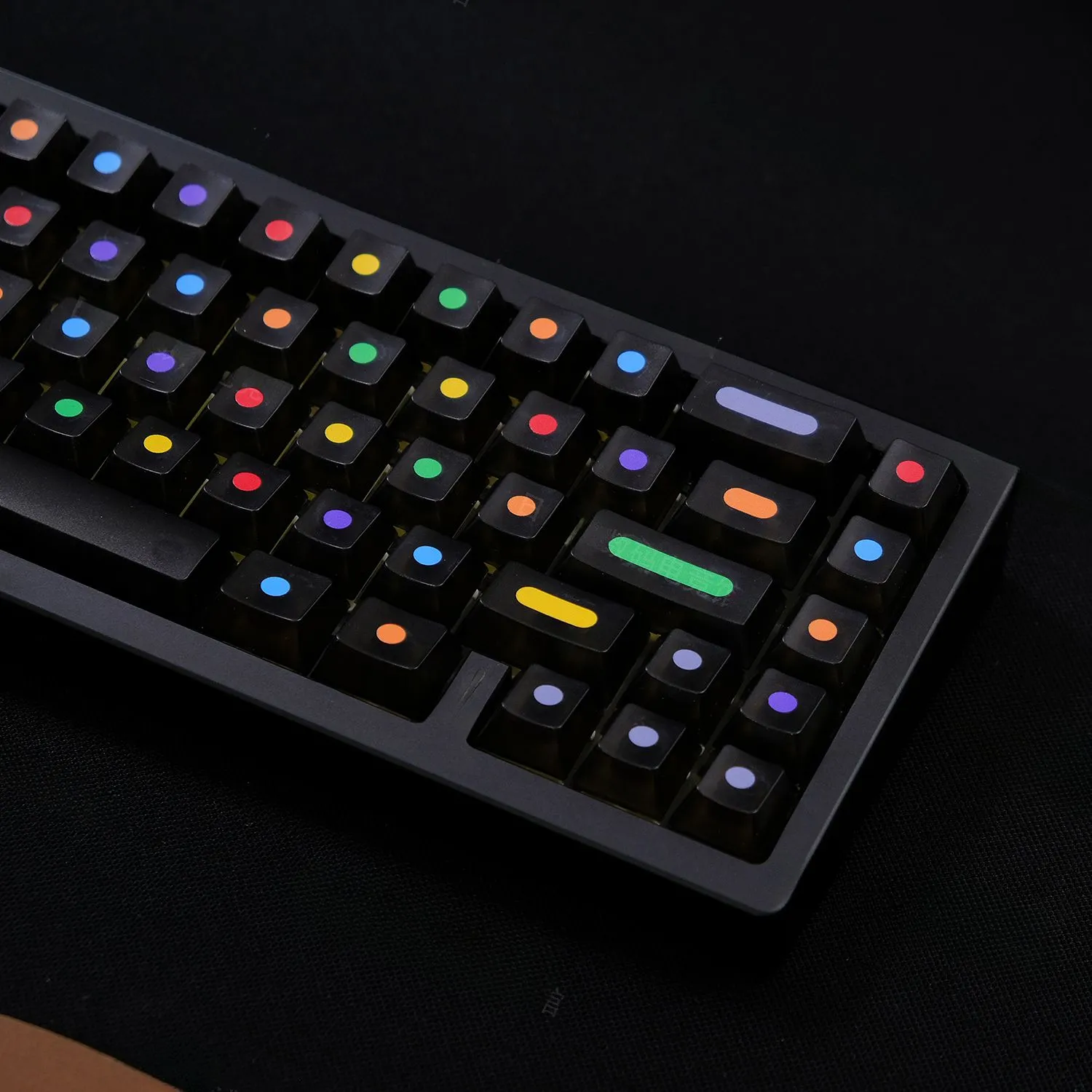 colorful-dot-oem-keycap-set-side2