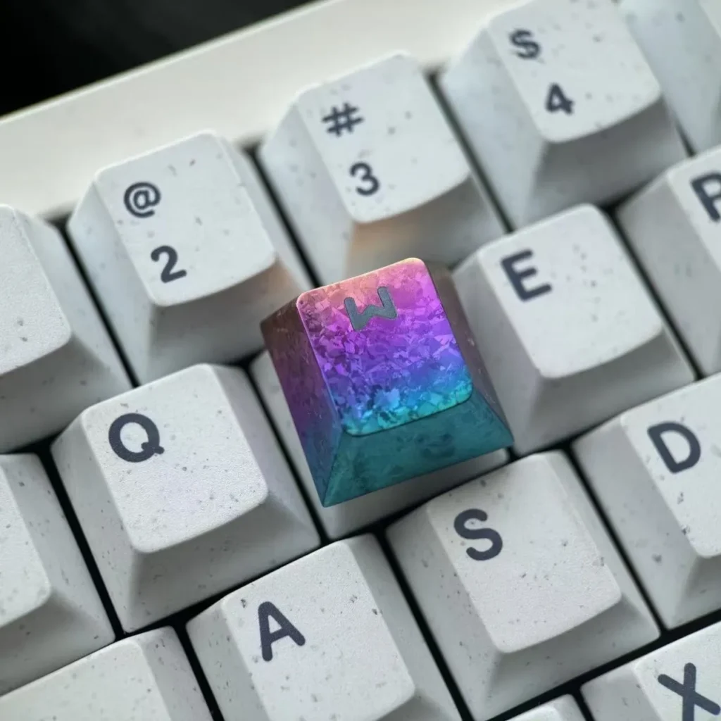 colorful-movement-control-keycaps-front