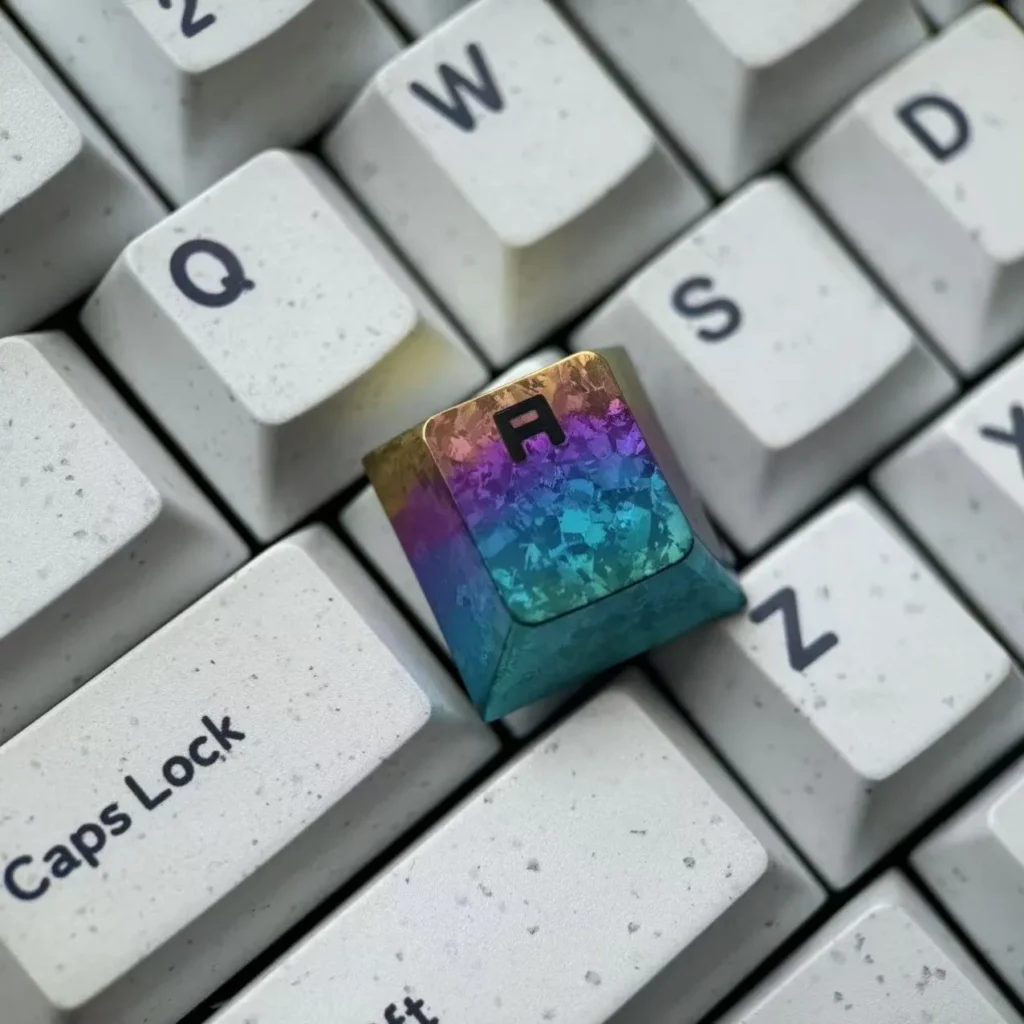 colorful-movement-control-keycaps-front2