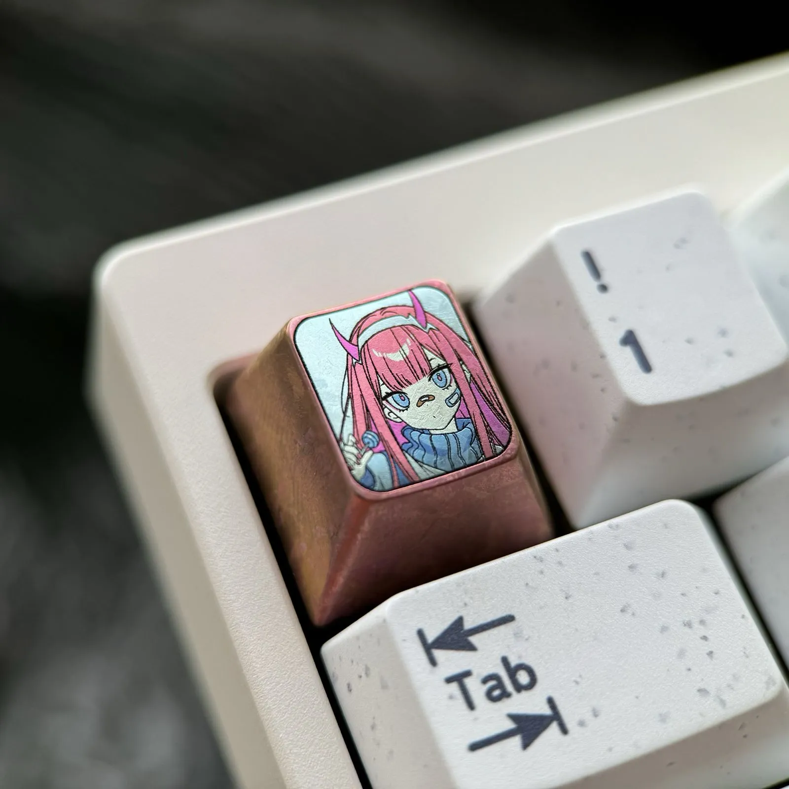 darling-inthefranxx-cute-zero-two-keycaps-side2