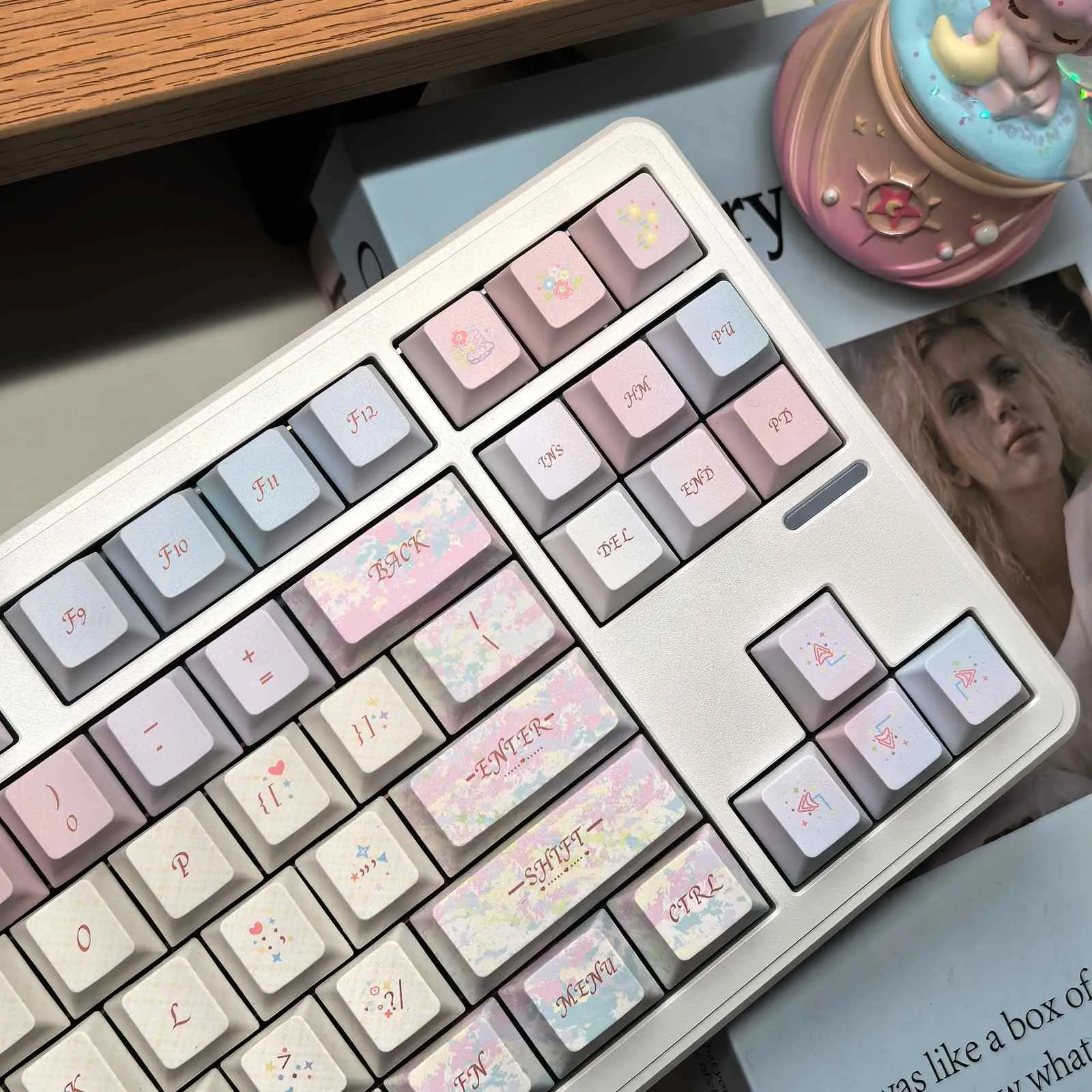 dream-catching-nebula-series-keycap-set-side2