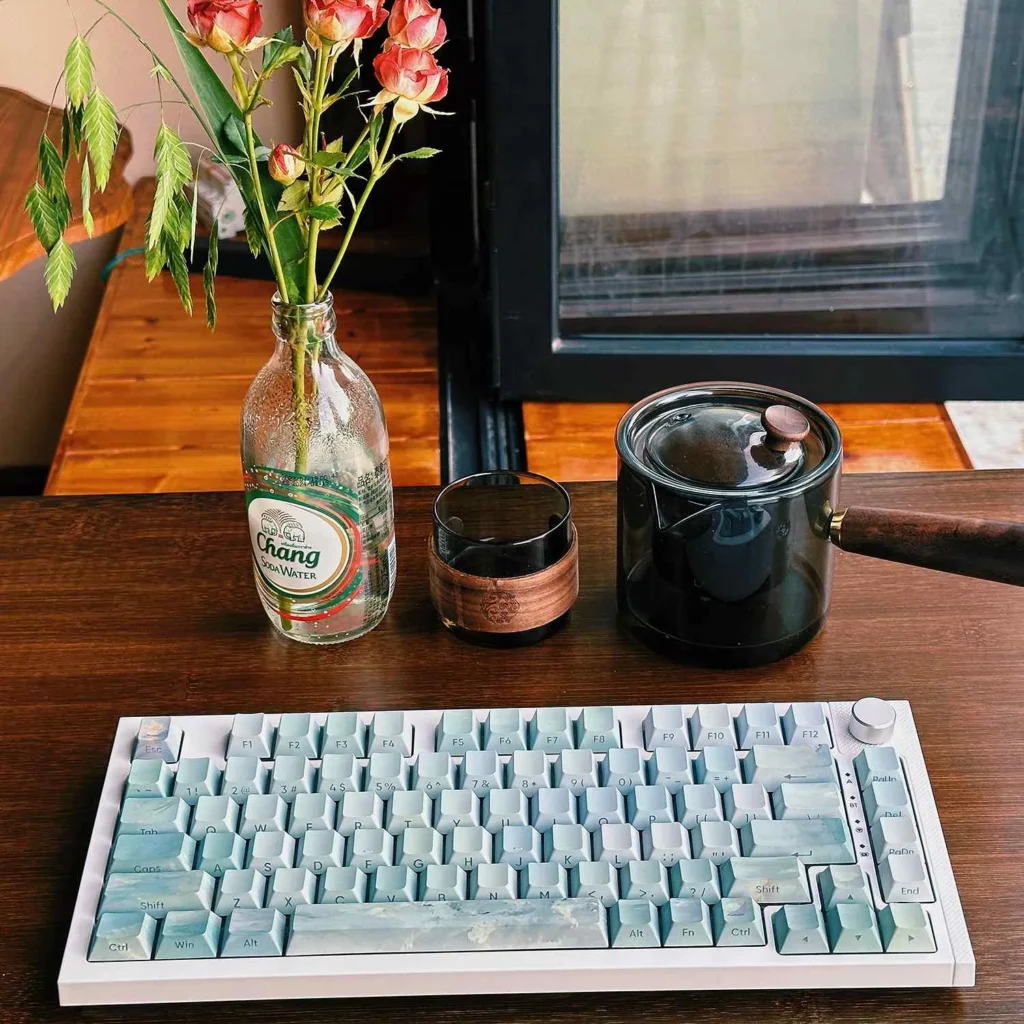 drifting-jade-flowing-lotus-oem-keycapset-cover
