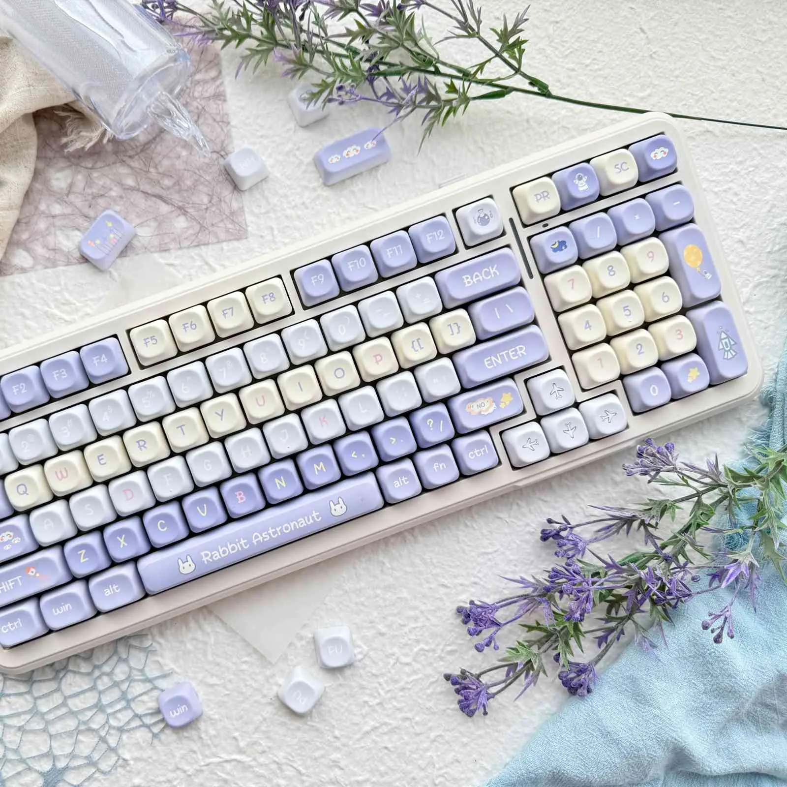 rabbit-astronaut-series-keycap-set-upfront