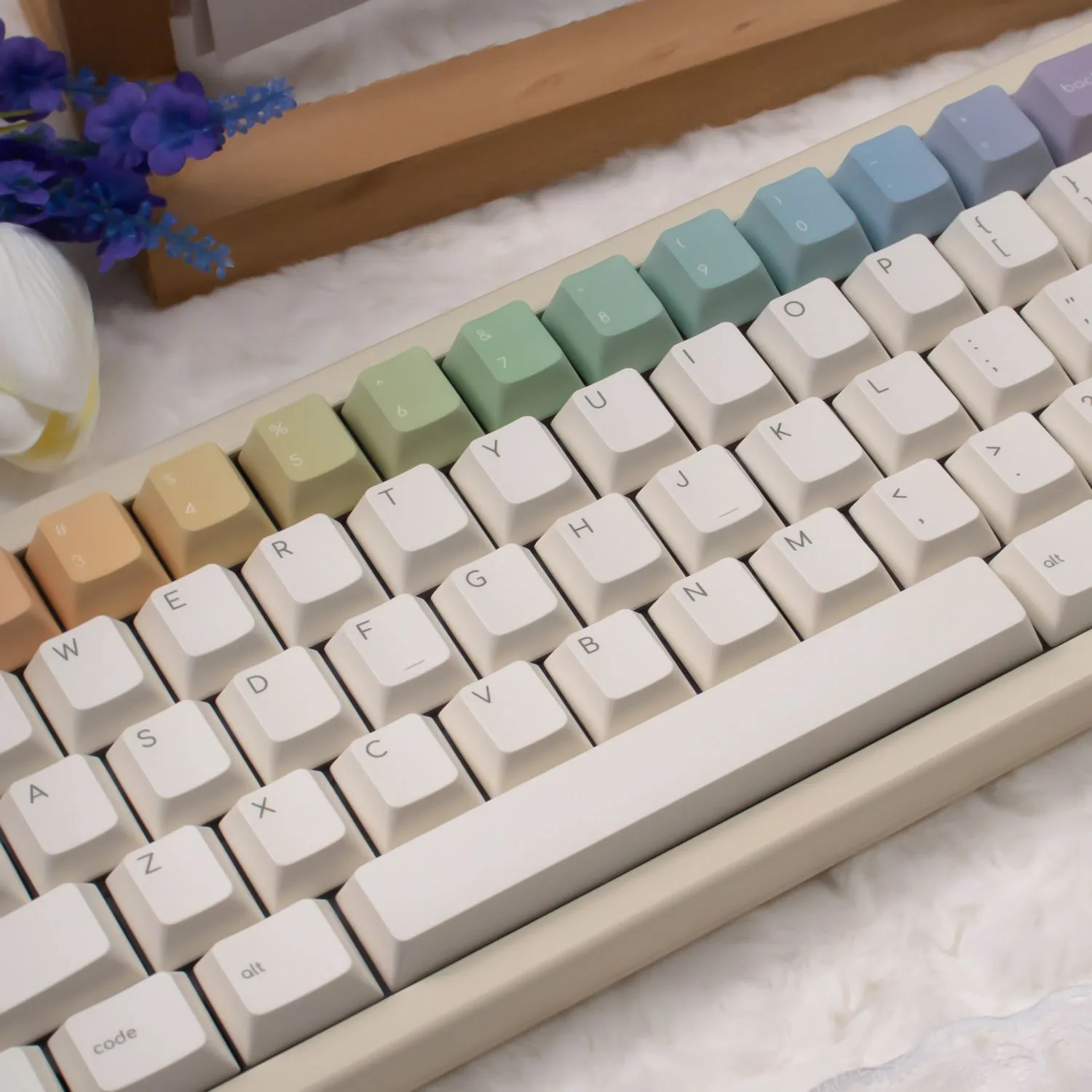 rainbow-themed-oem-keycap-set-side2