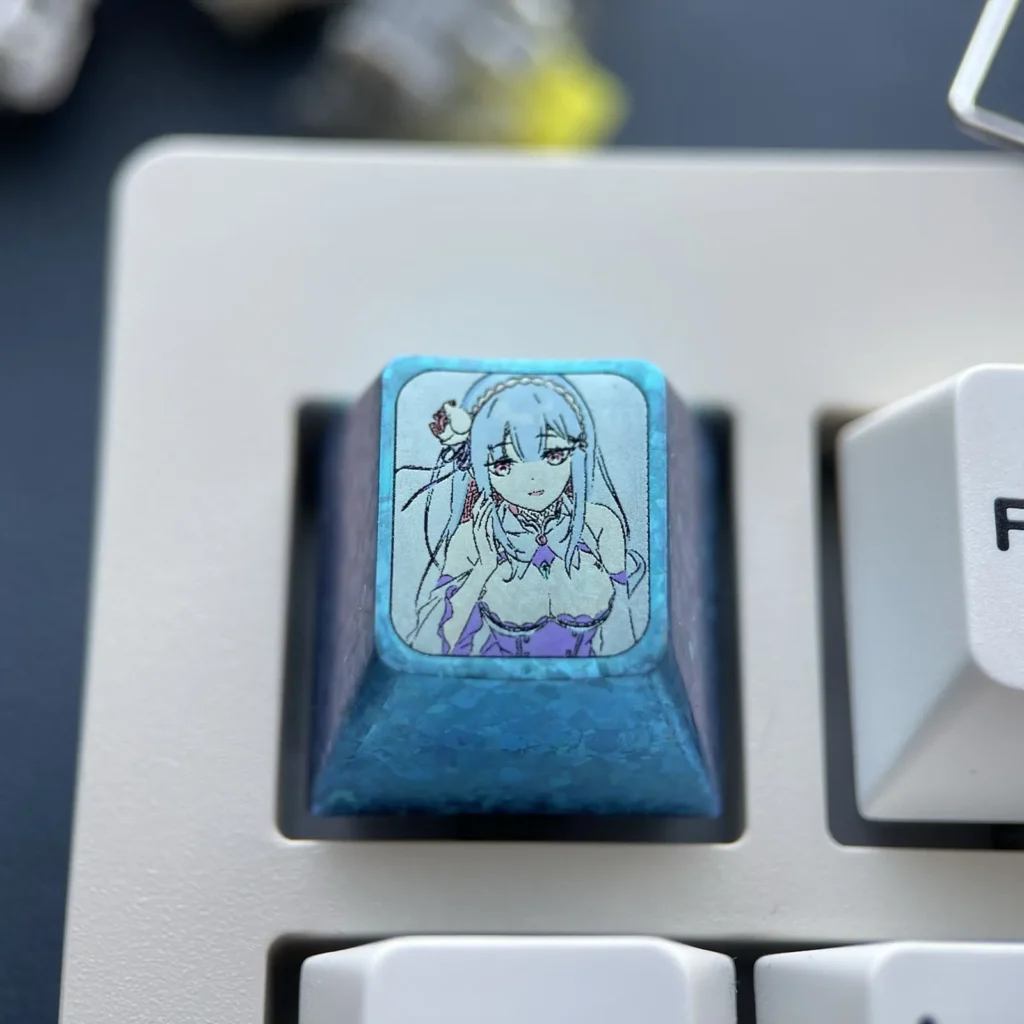 re-zero-emilia-smiling-keycap-front