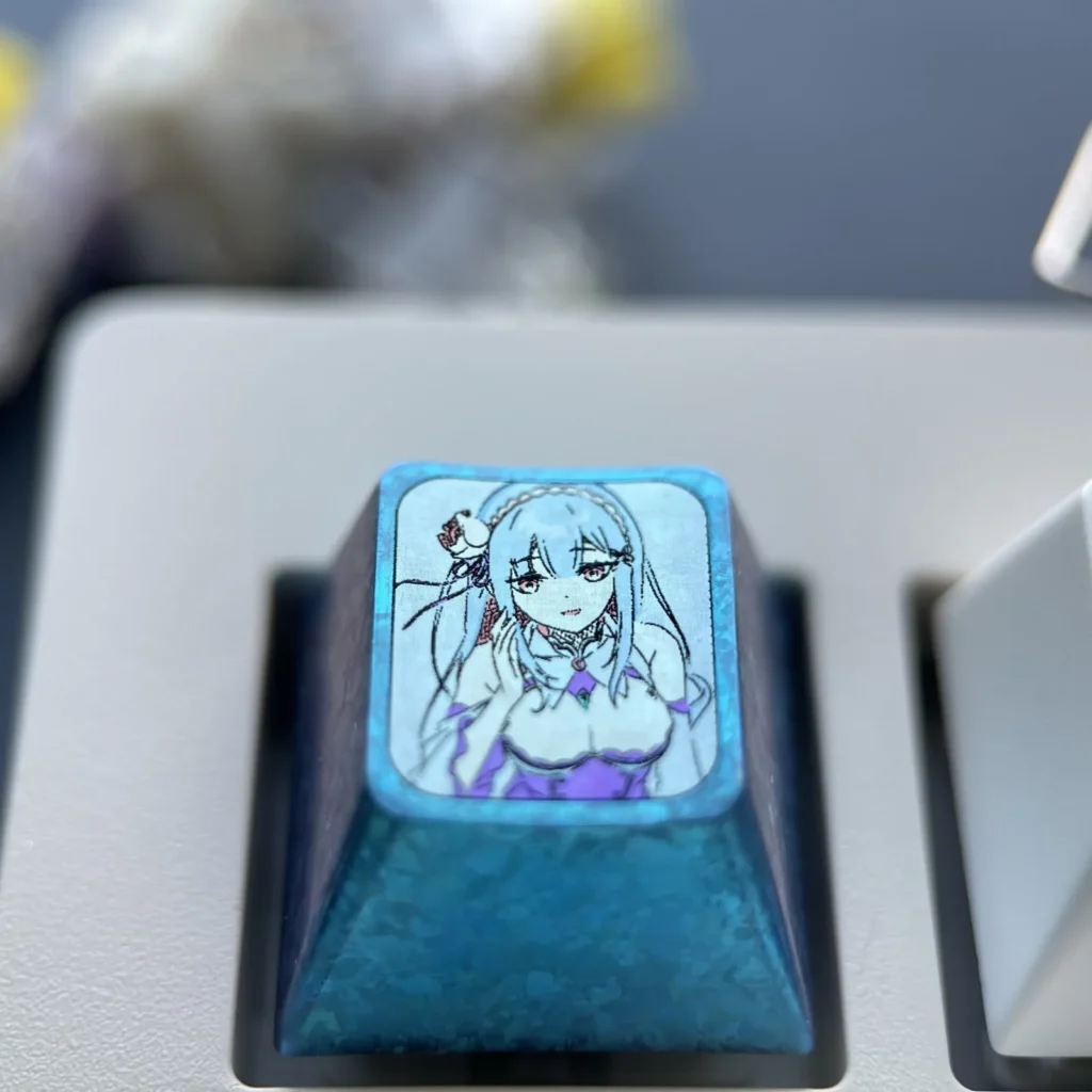re-zero-emilia-smiling-keycap-front2