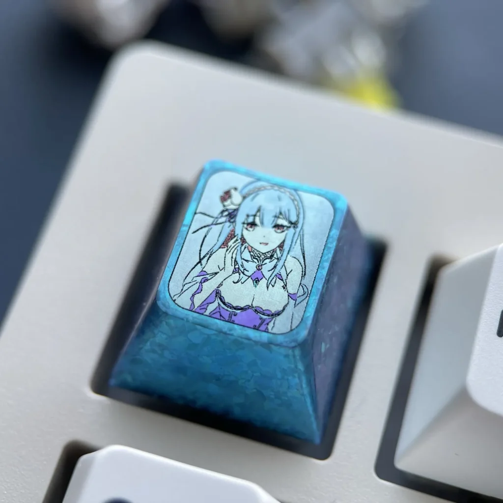 re-zero-emilia-smiling-keycap-side2