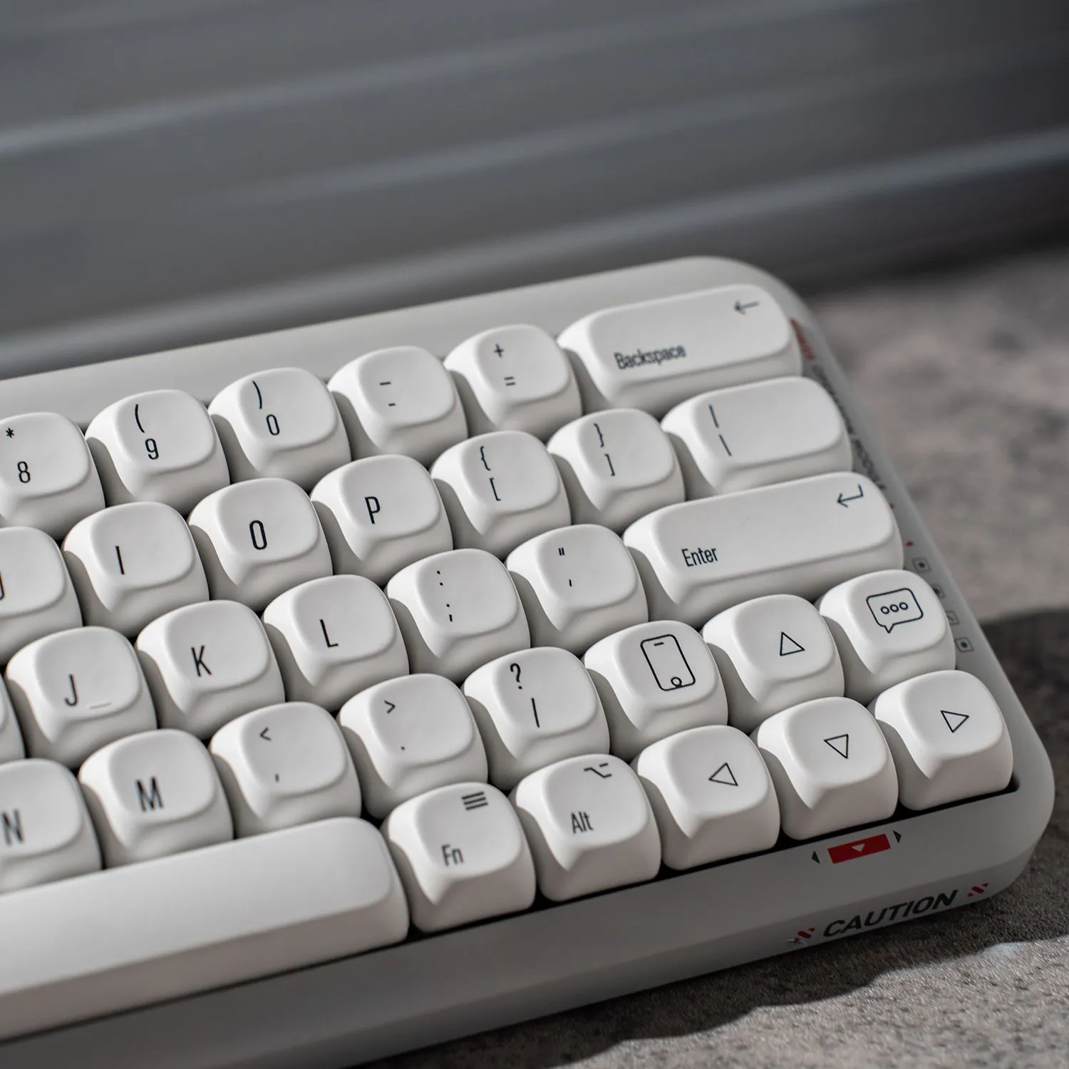stylish-white-minimal-mo-keycap-set-front2