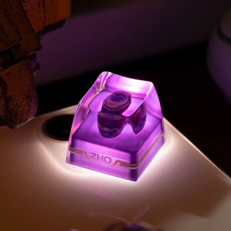 zhou-guanyu-2022-f1-helmet-keycaps-side