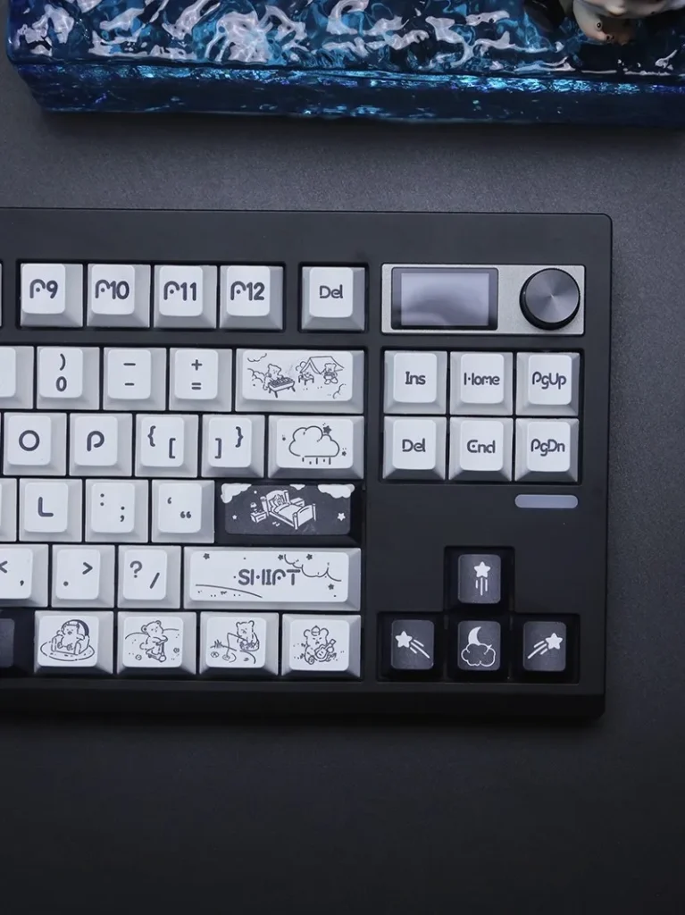 adorable-bear-cherry-keycap-set-right