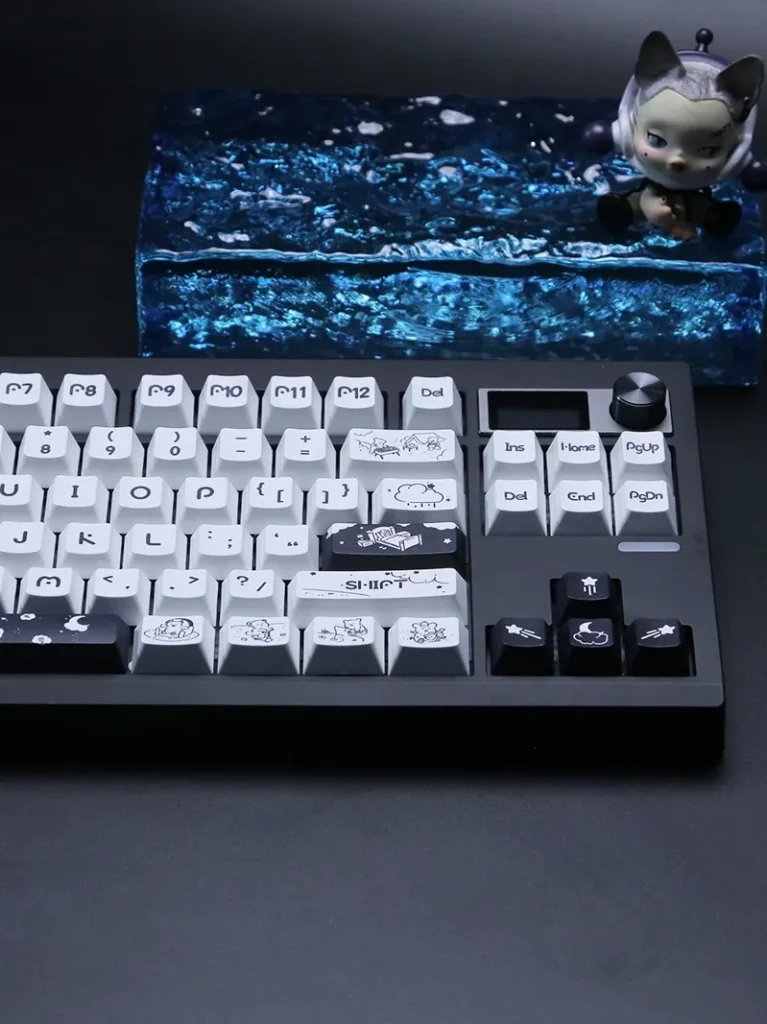 adorable-bear-cherry-keycap-set-right2
