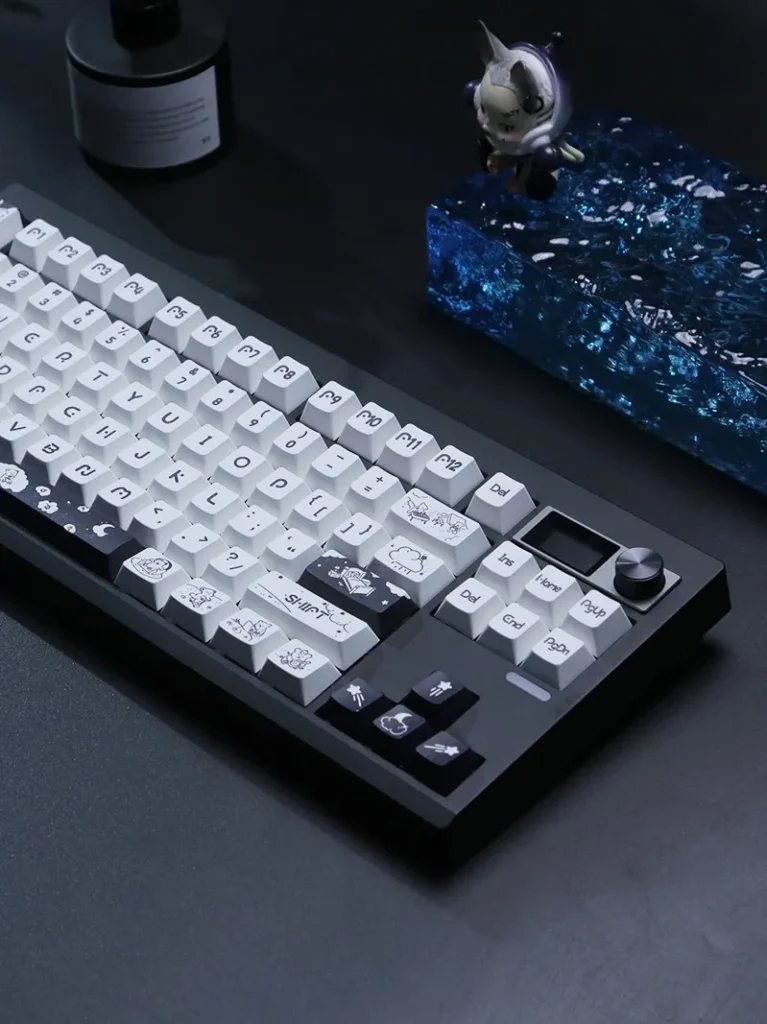 adorable-bear-cherry-keycap-set-side4