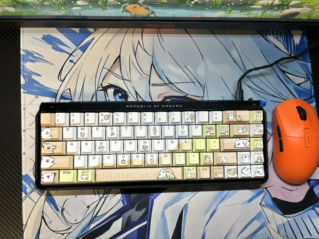 Maltese Dog Keycap Set gallery: Adorable line art puppy designs, unique front-engraved legends, and playful, clean aesthetic, shown from many angles.