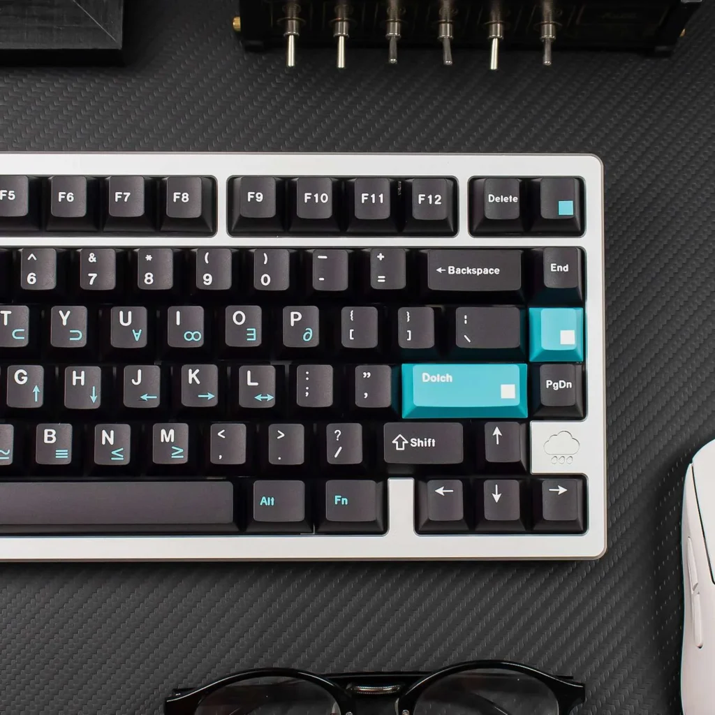 black-dolch-cherry-keycap-set-right2