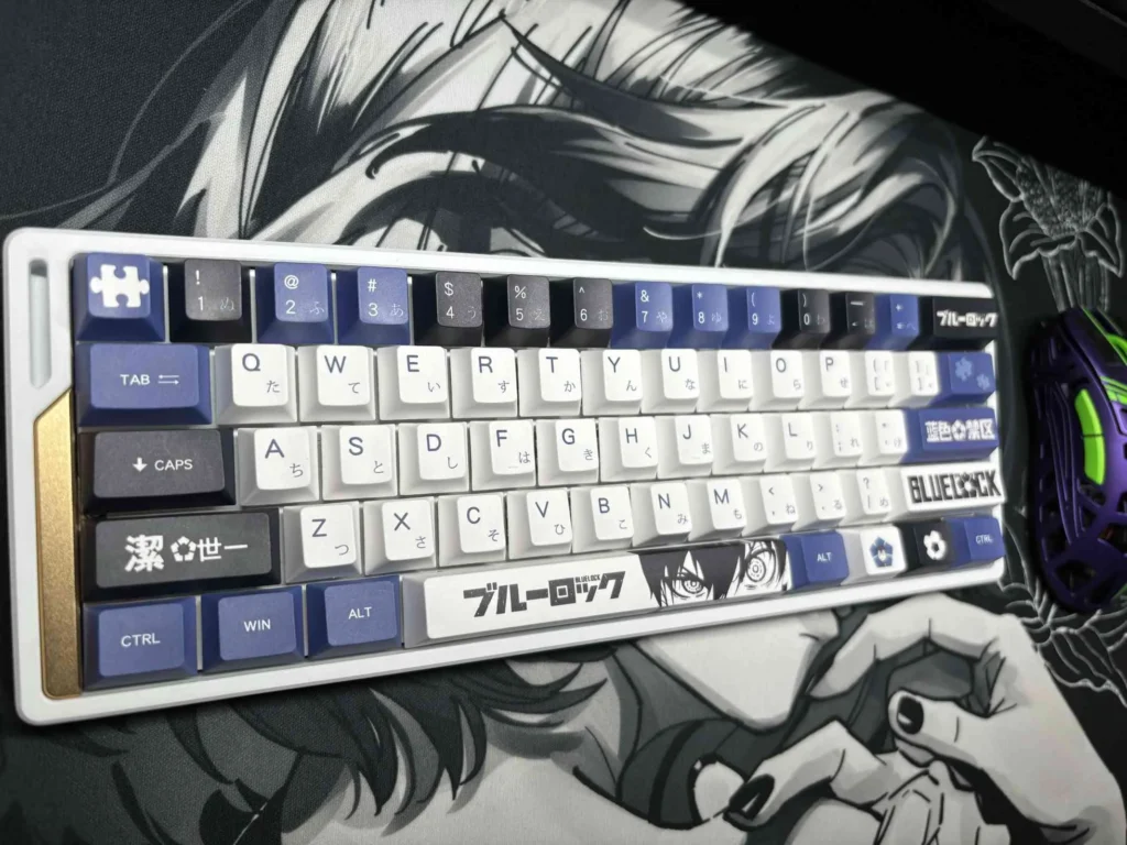 blue-lock-yoichi-isagi-cherry-keycapset-side