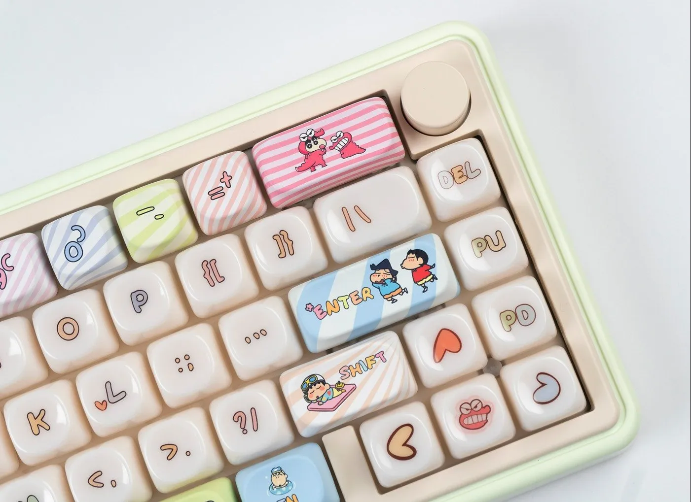 crayon-shin-chan-characters-moa-keycapset-right