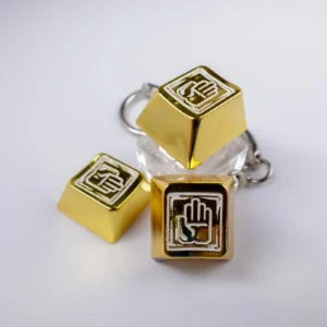 jojosbizarre-adventure-jotarokujo-hand-badge-keycaps-cover