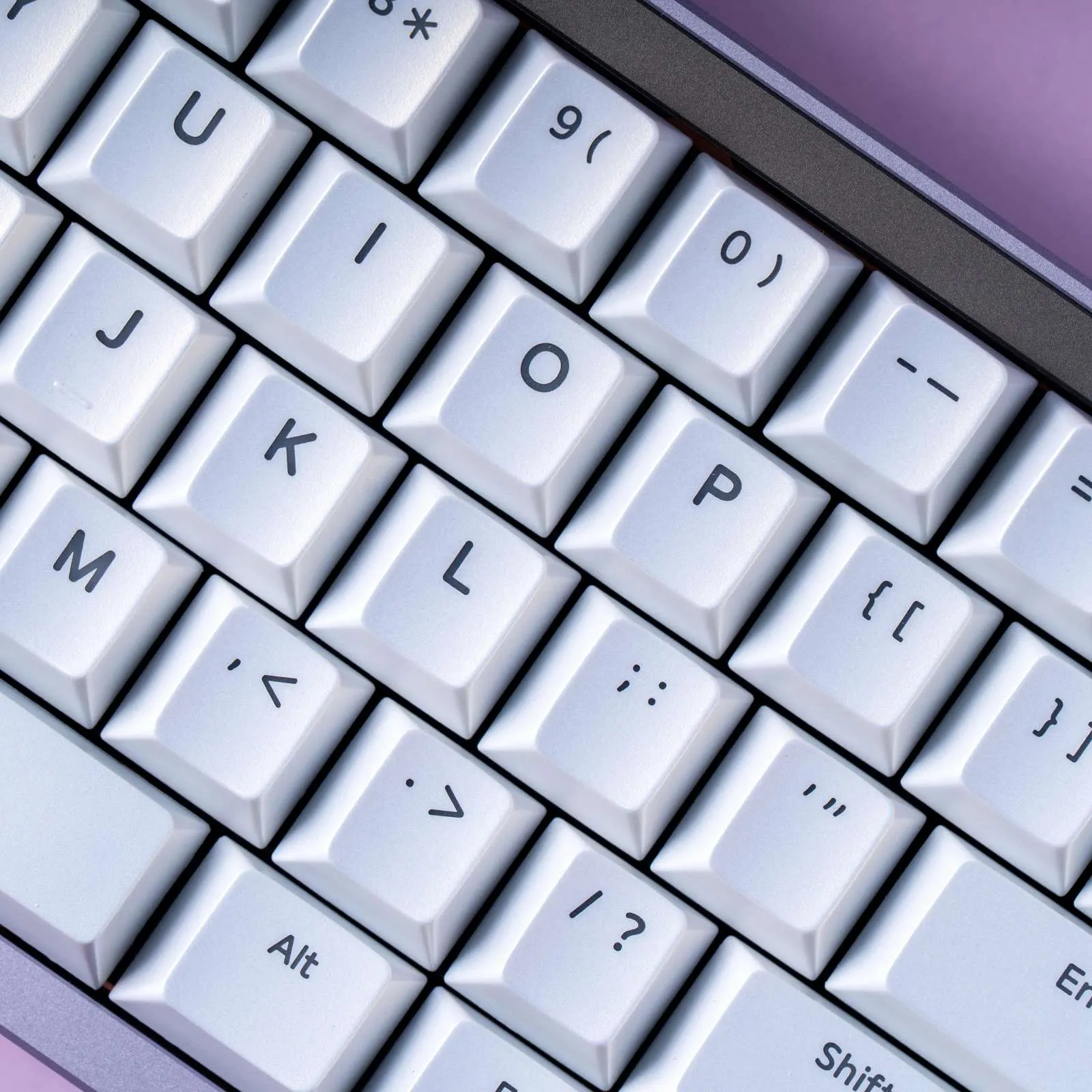 moonlight-white-cherry-minimal-keycap-set-upfront