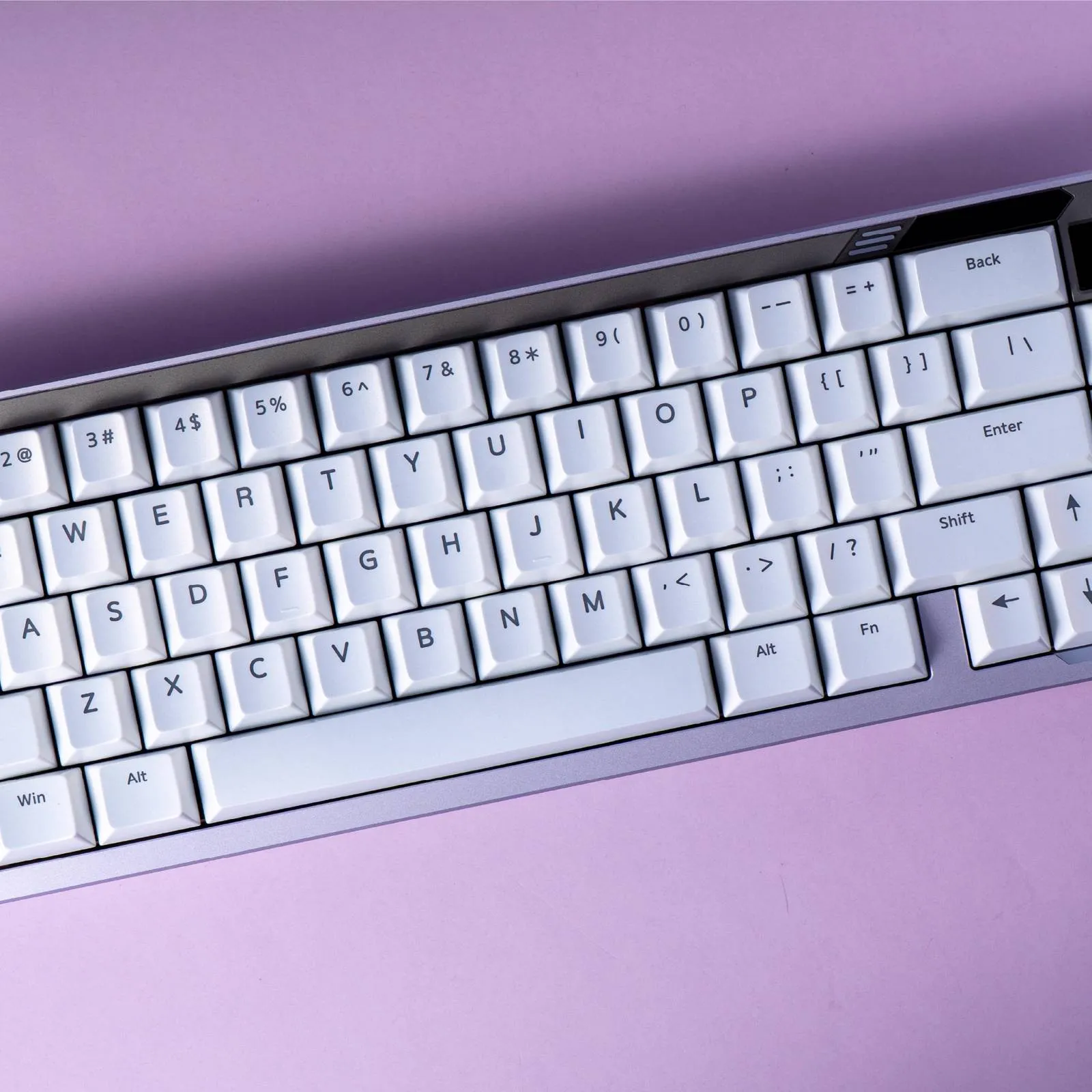 moonlight-white-cherry-minimal-keycap-set-upfront3