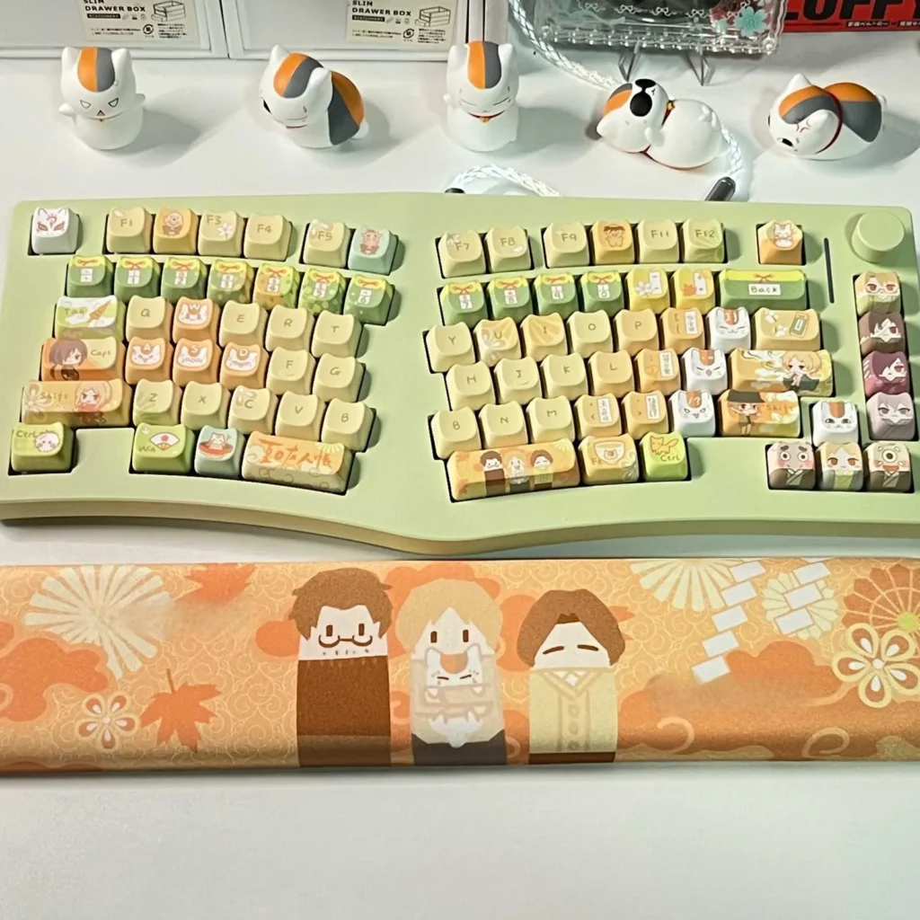 natsumes-book-of-friends-character-wristrest-cover