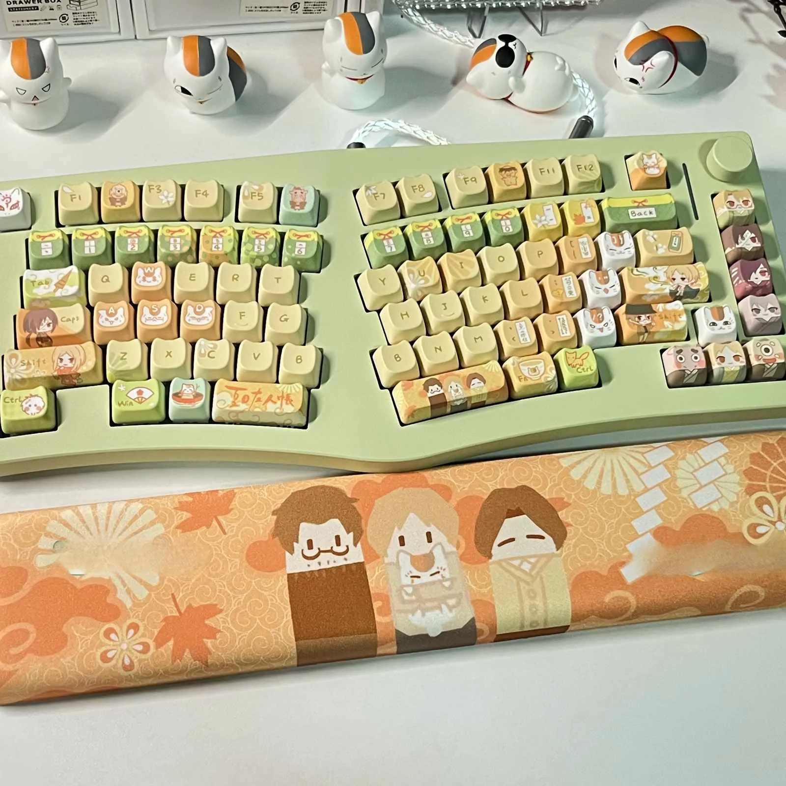 natsumes-book-of-friends-character-wristrest-front