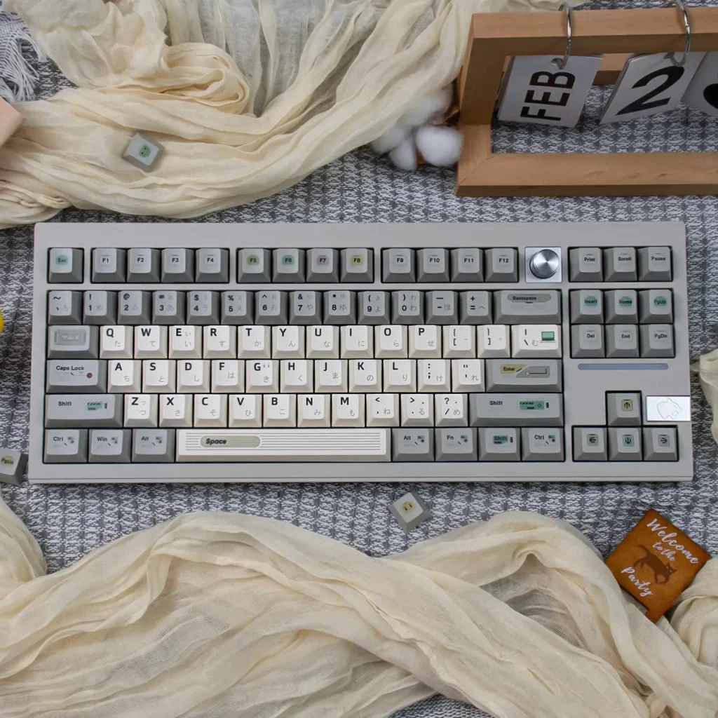 retro-elf-cherry-keycap-set-cover