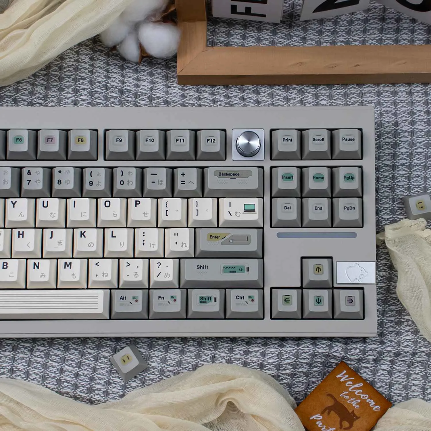 retro-elf-cherry-keycap-set-right