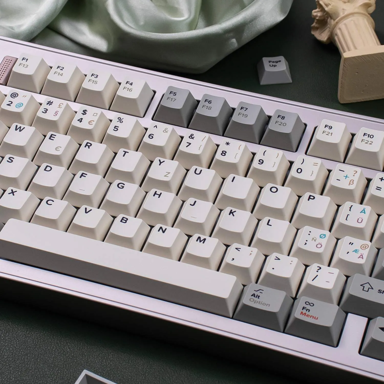 retro-modular-cherry-keycap-set-front