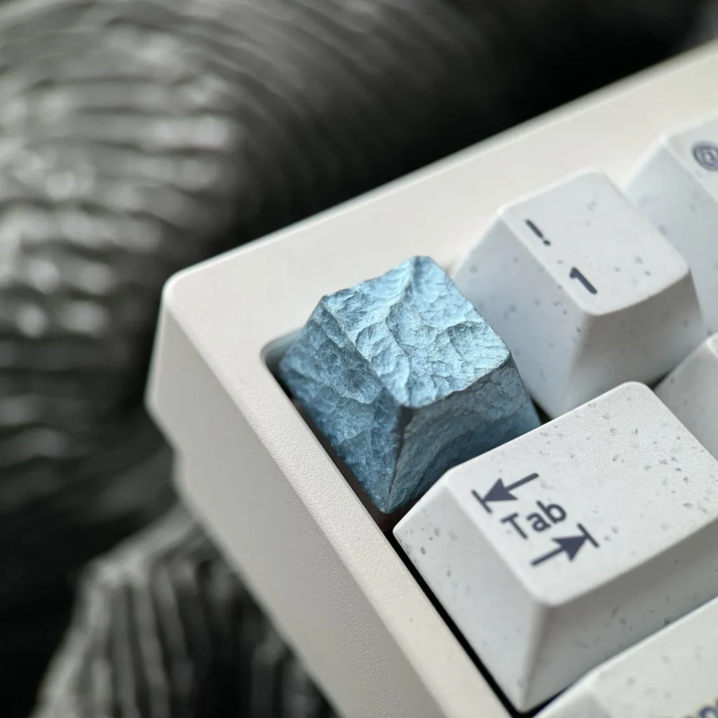 stylish-mountain-texture-keycap-side
