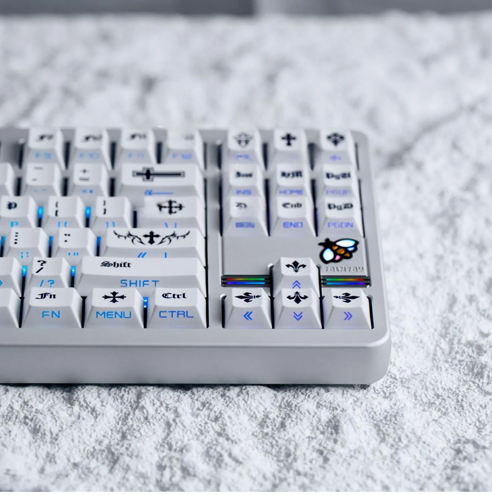 white-chrome-hearts-cherry-keycap-set-right2