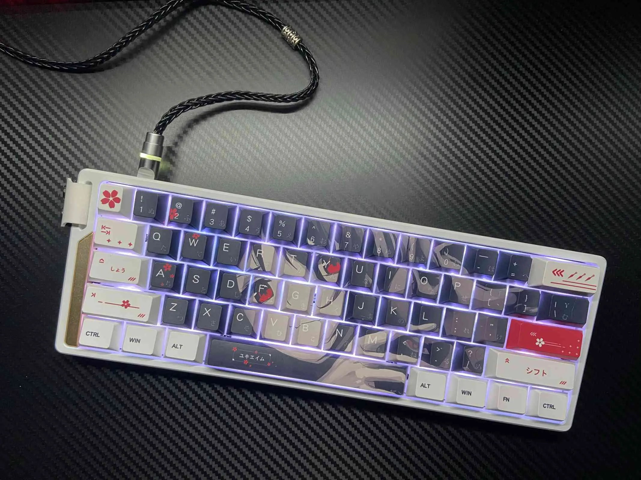 yuki-aim-mask-cherry-keycap-set-upfront2